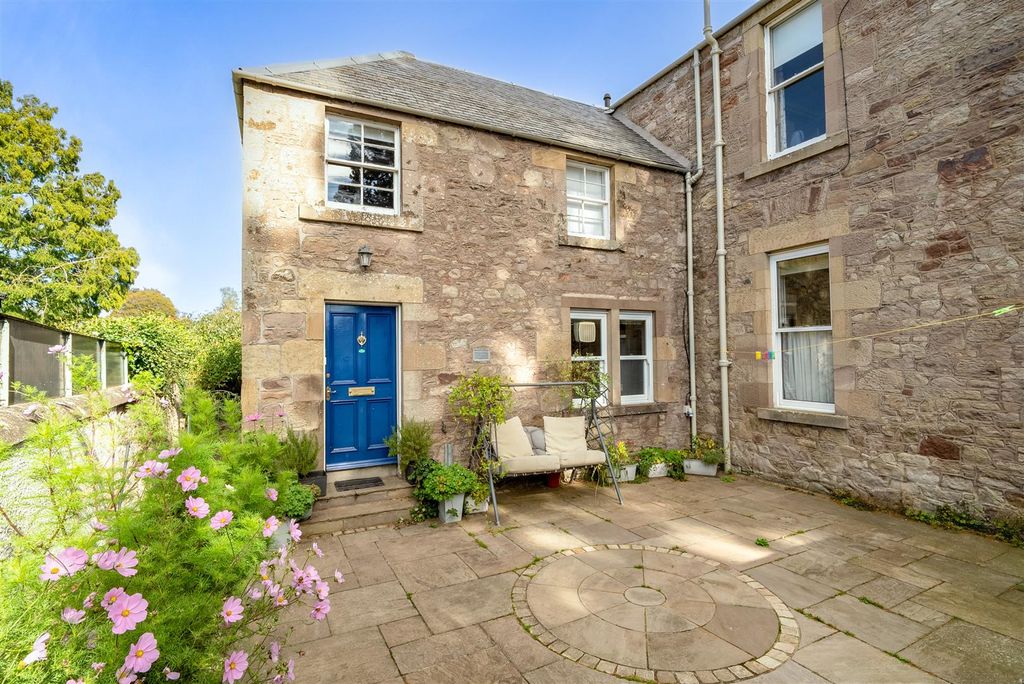 Property photo 1 of 23 Tweedford_House_Abbotsford_Grove_Kelso-04.Jpg