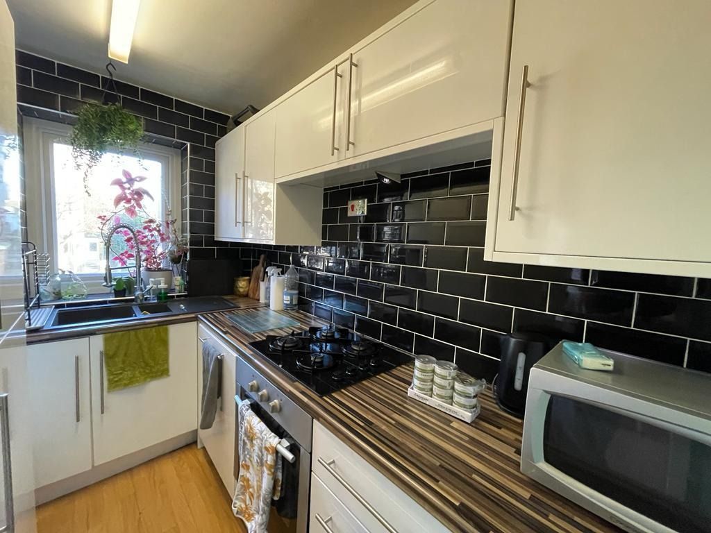 Property photo 2 of 8 4615381