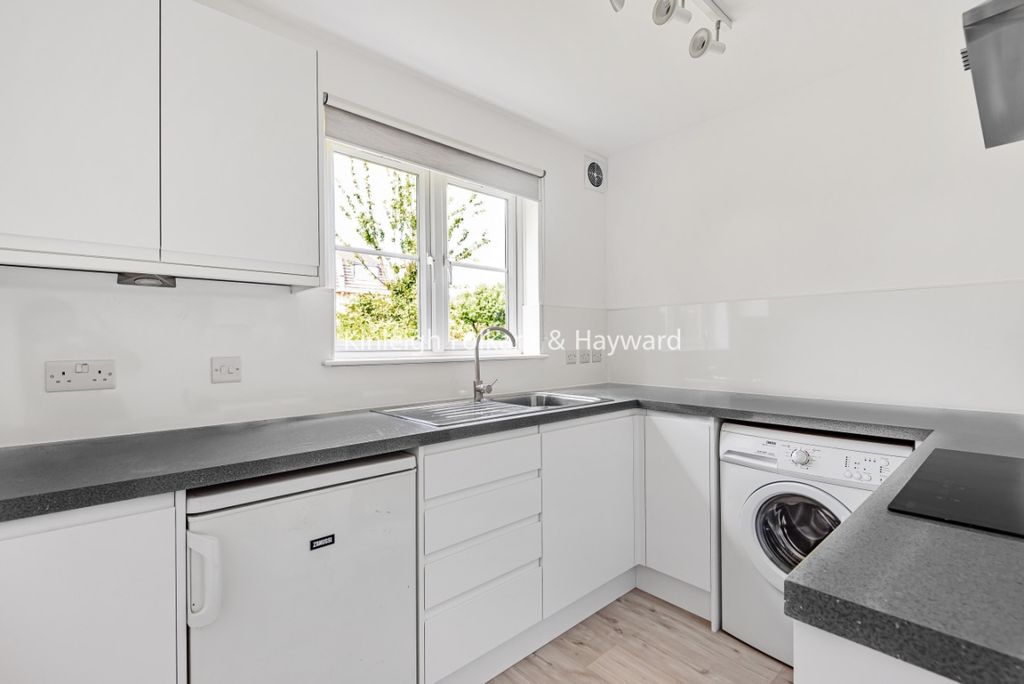 Property photo 3 of 8 c4591c86-4E69-423c-9