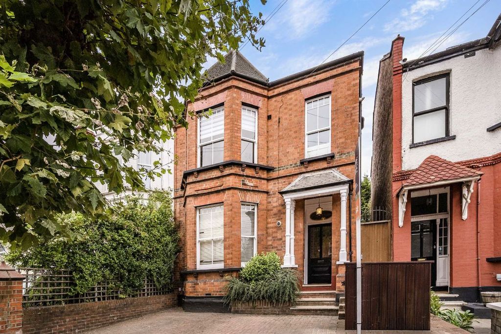 Property photo 1 of 12