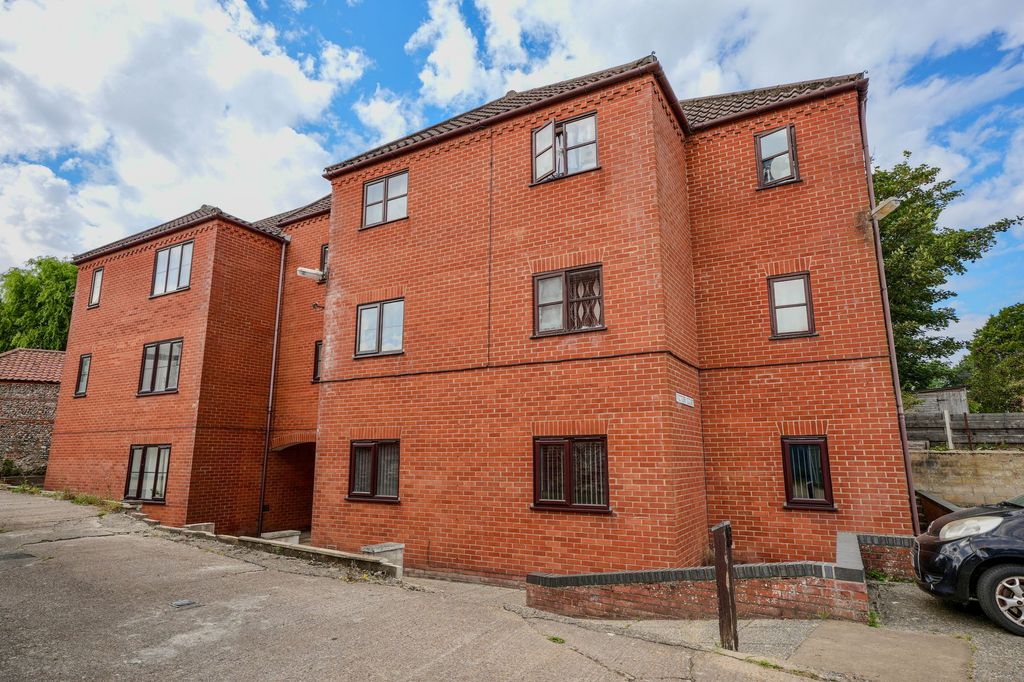 Property photo 1 of 8