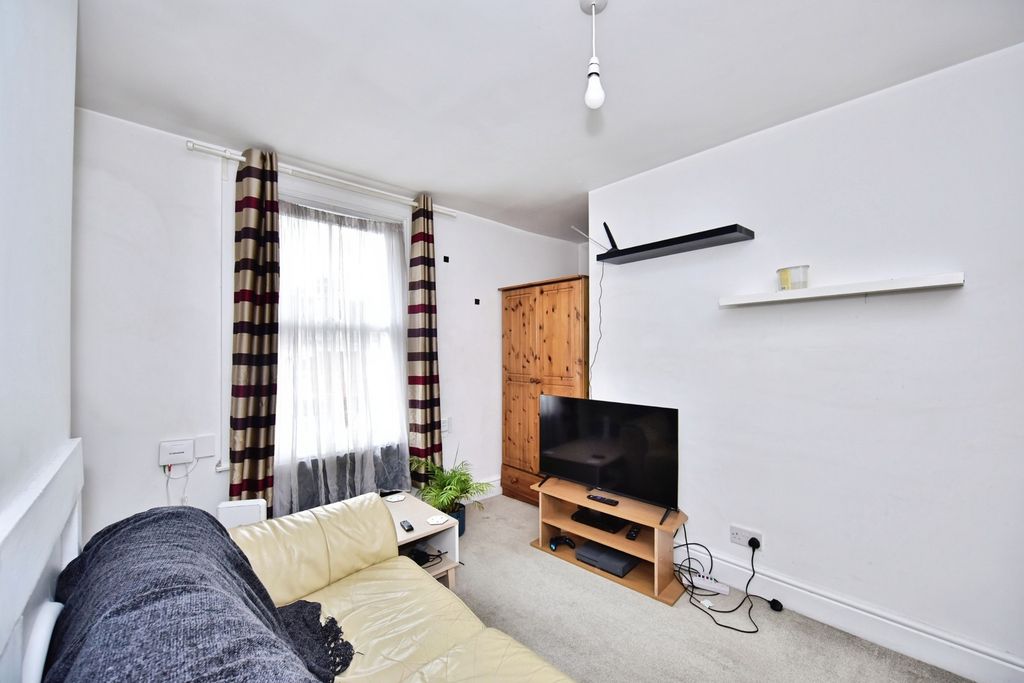 Property photo 2 of 9 Pbox-Img.Jpg