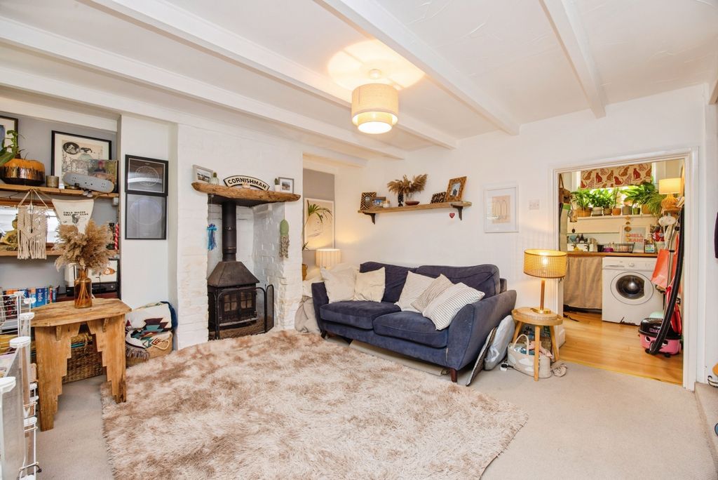 Property photo 3 of 17 Photo