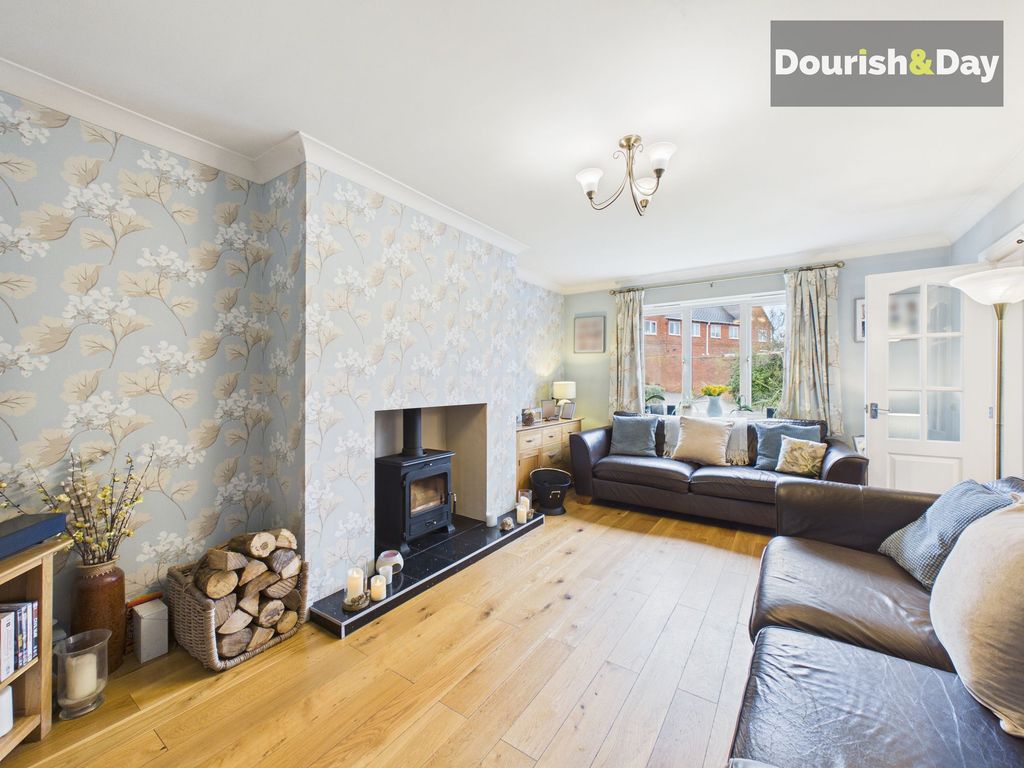 Property photo 2 of 32