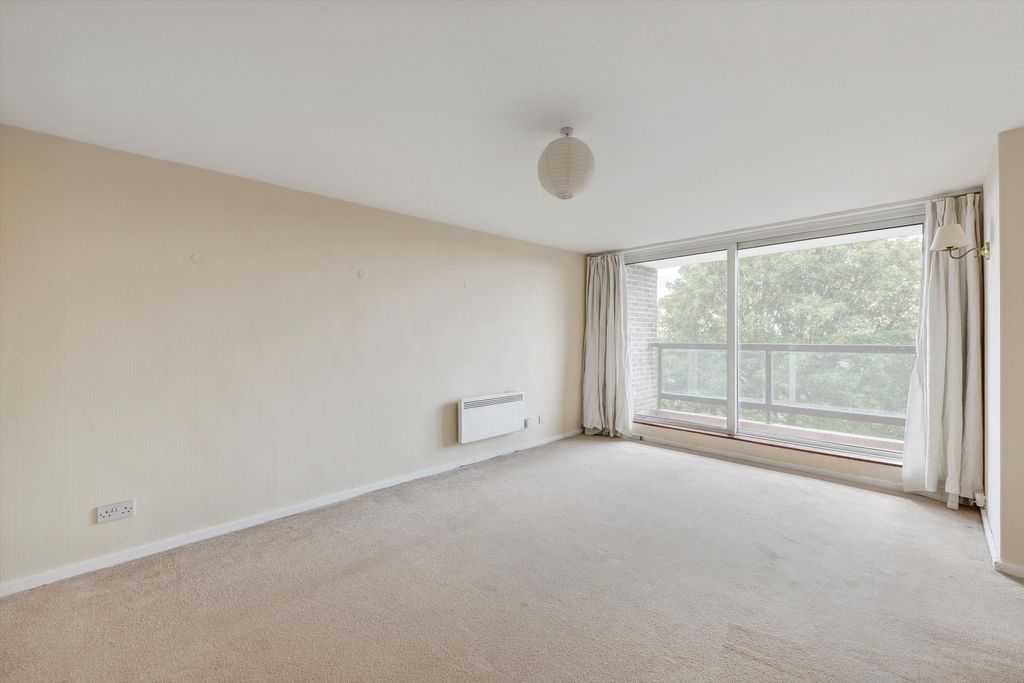 Property photo 1 of 12 Image