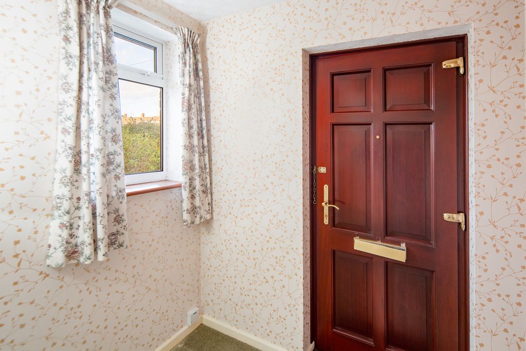 Property photo 2 of 16 Extended Entrance Hall