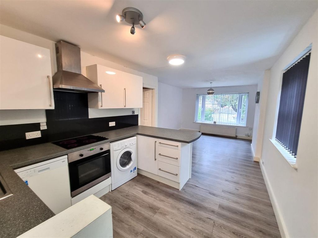 Property photo 1 of 9 Open Plan Living