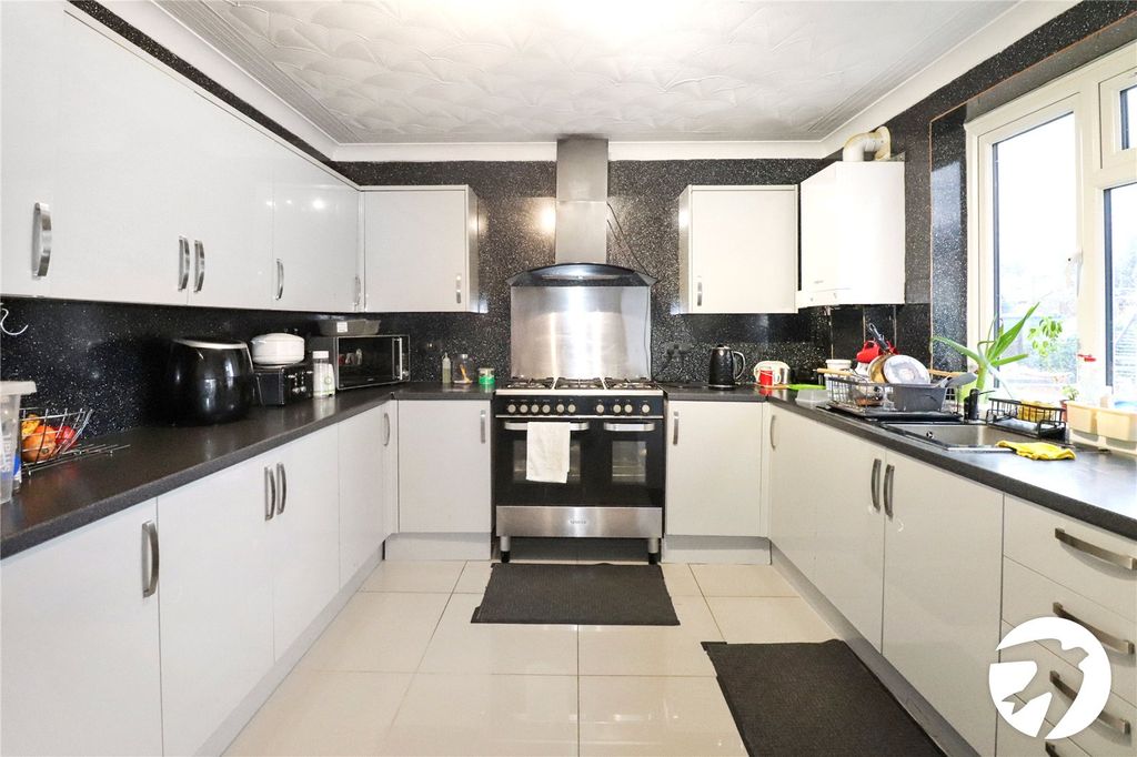 Property photo 2 of 18 Picture No. 07