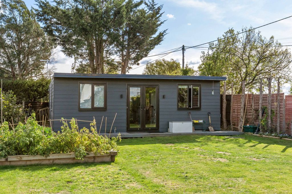 Property photo 3 of 53