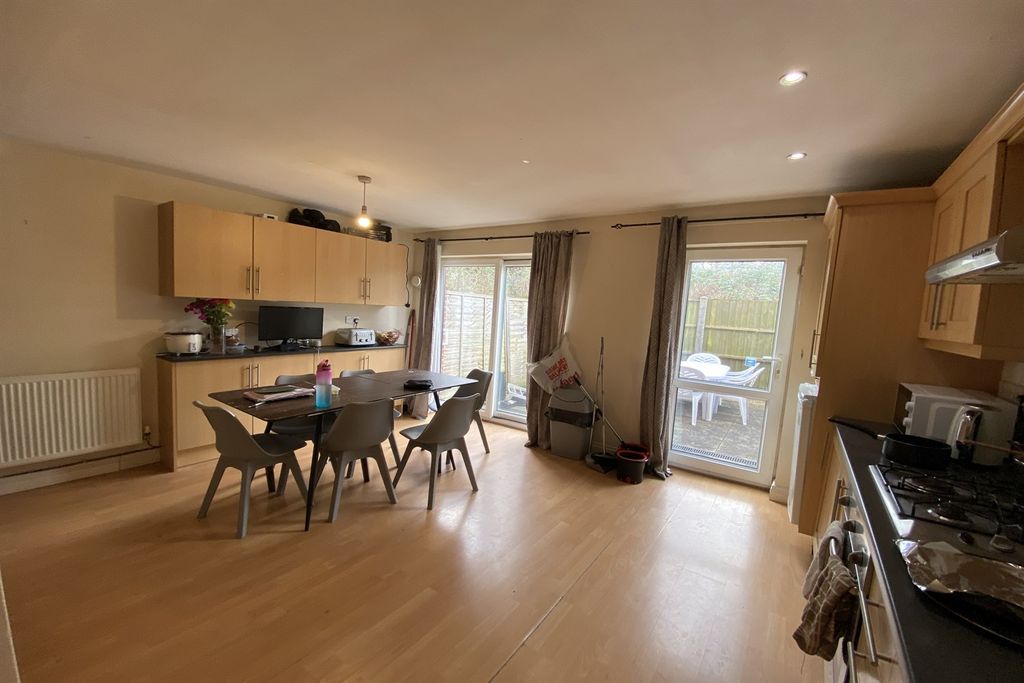 Property photo 3 of 14 (Main)