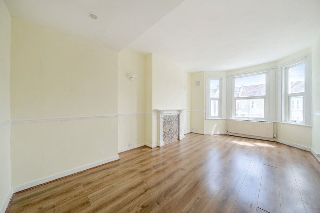 Property photo 1 of 9 Picture No. 12
