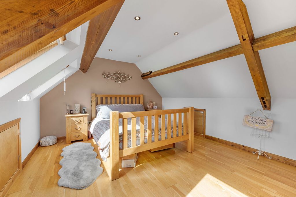 Property photo 3 of 57