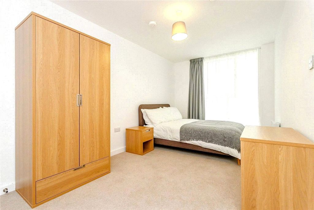 Property photo 3 of 9 Bedroom 1