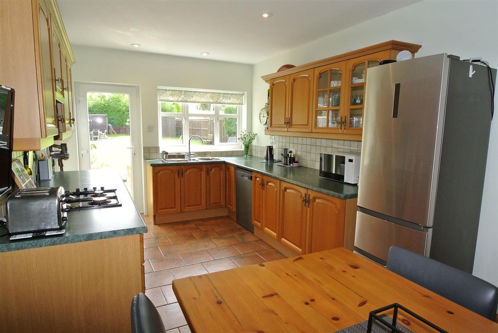 Property photo 3 of 17 Kitchen Breakfast Room.Jpg