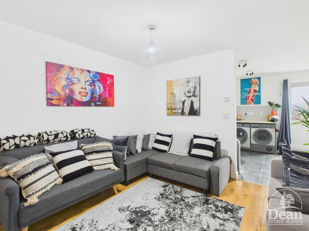 Property photo 3 of 14