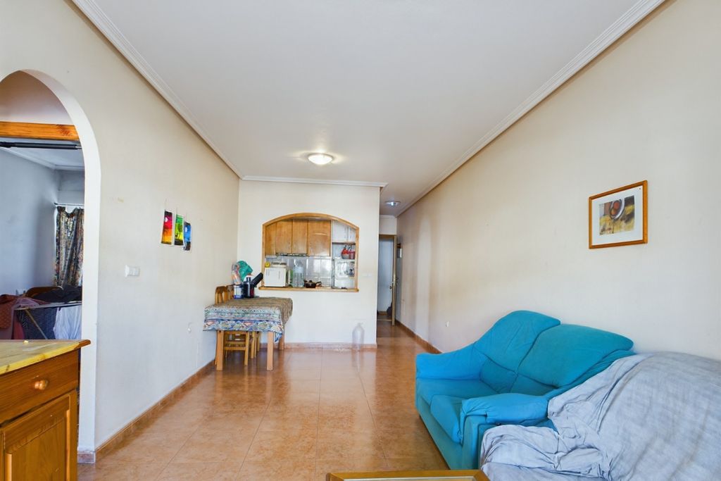 Property photo 2 of 37