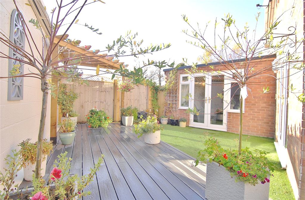 Property photo 2 of 19 Picture No. 26