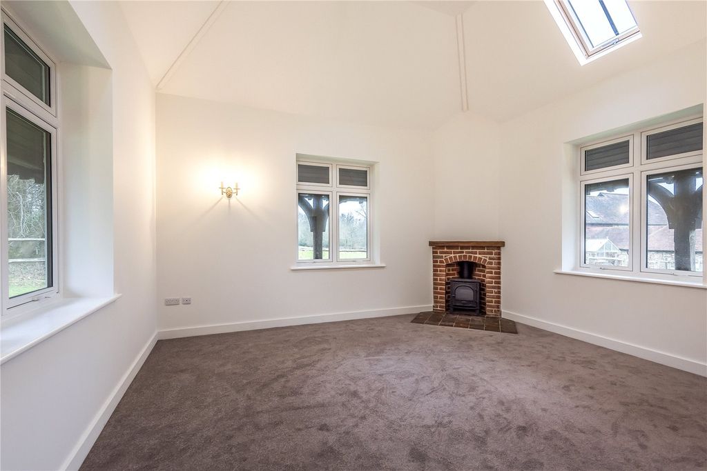 Property photo 2 of 8 Reception Room