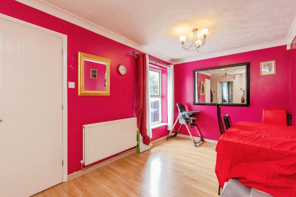 Property photo 3 of 20 72c574d3B743F011877A7c1E520332d4