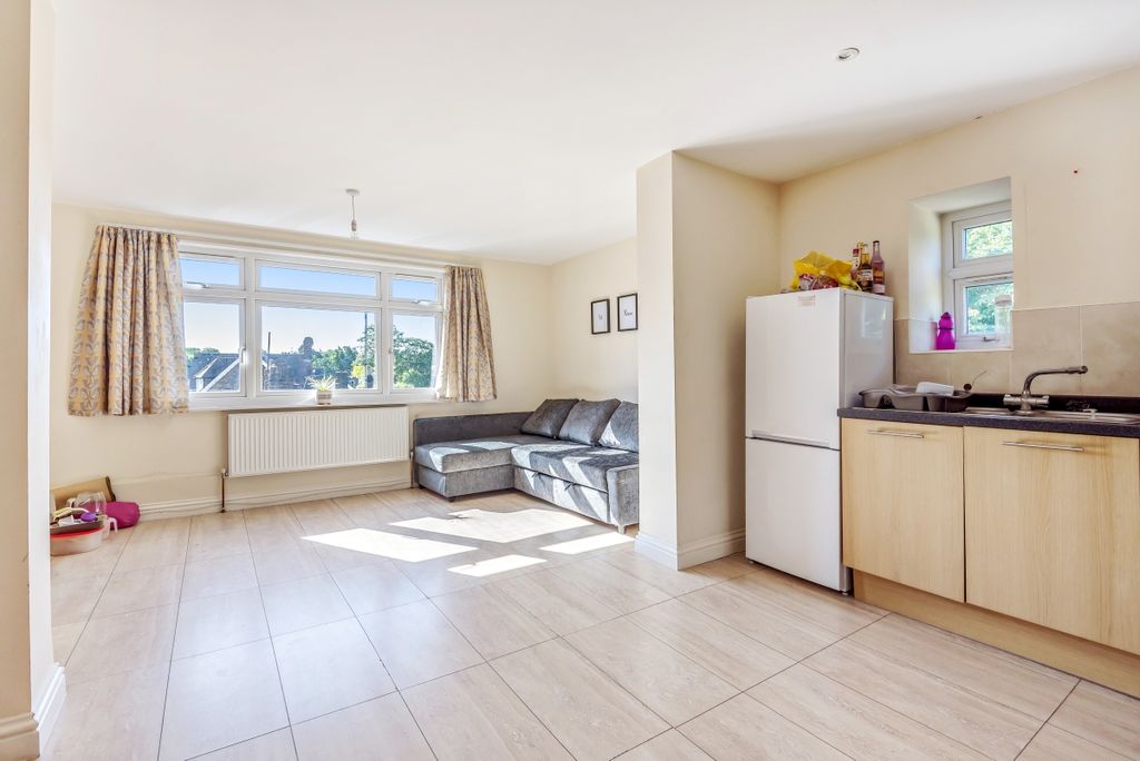 Property photo 3 of 7 490034 (3)