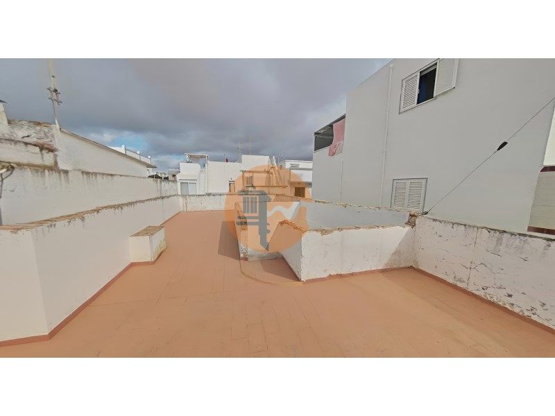 Property photo 3 of 28