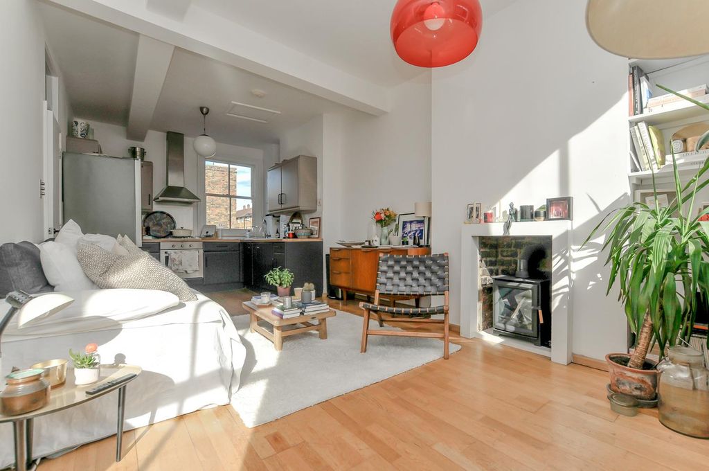 Property photo 3 of 18 3.Jpg