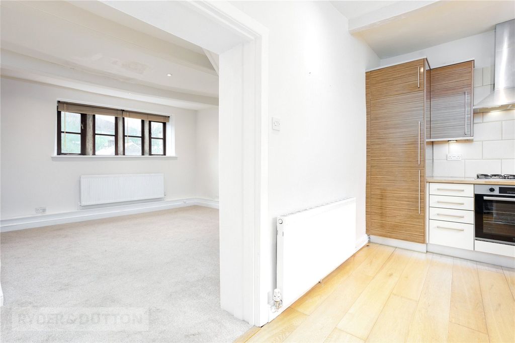 Property photo 3 of 18 Kitchen / Lounge