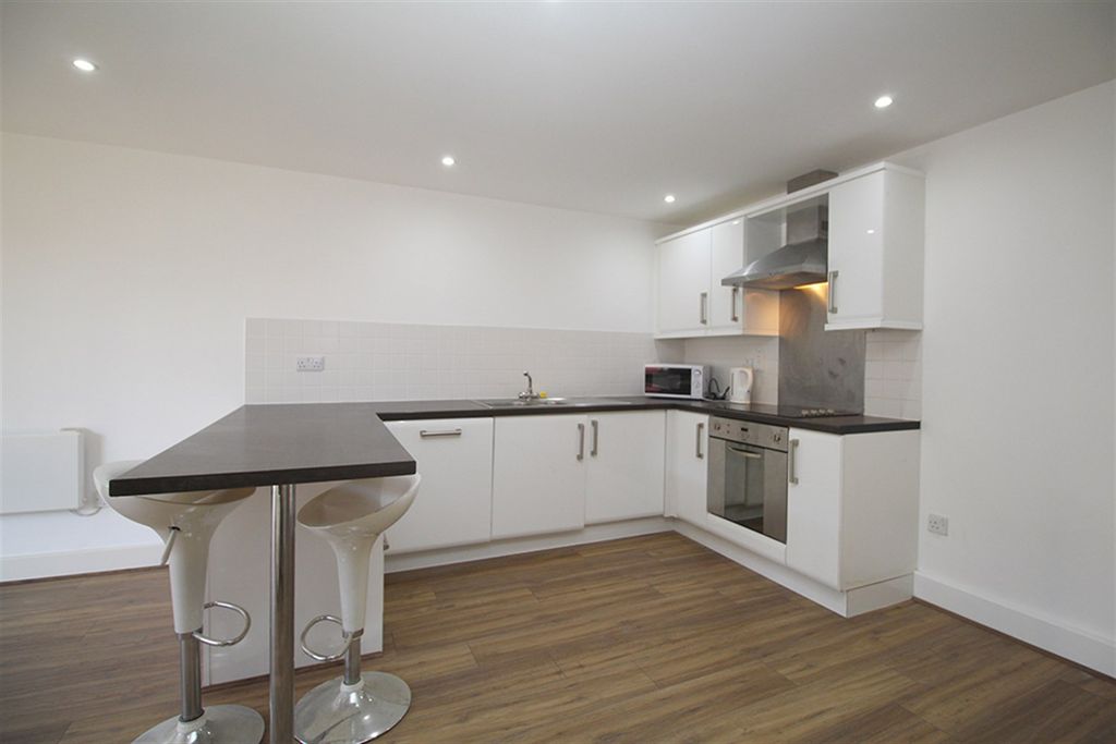 Property photo 3 of 16 Kitchen