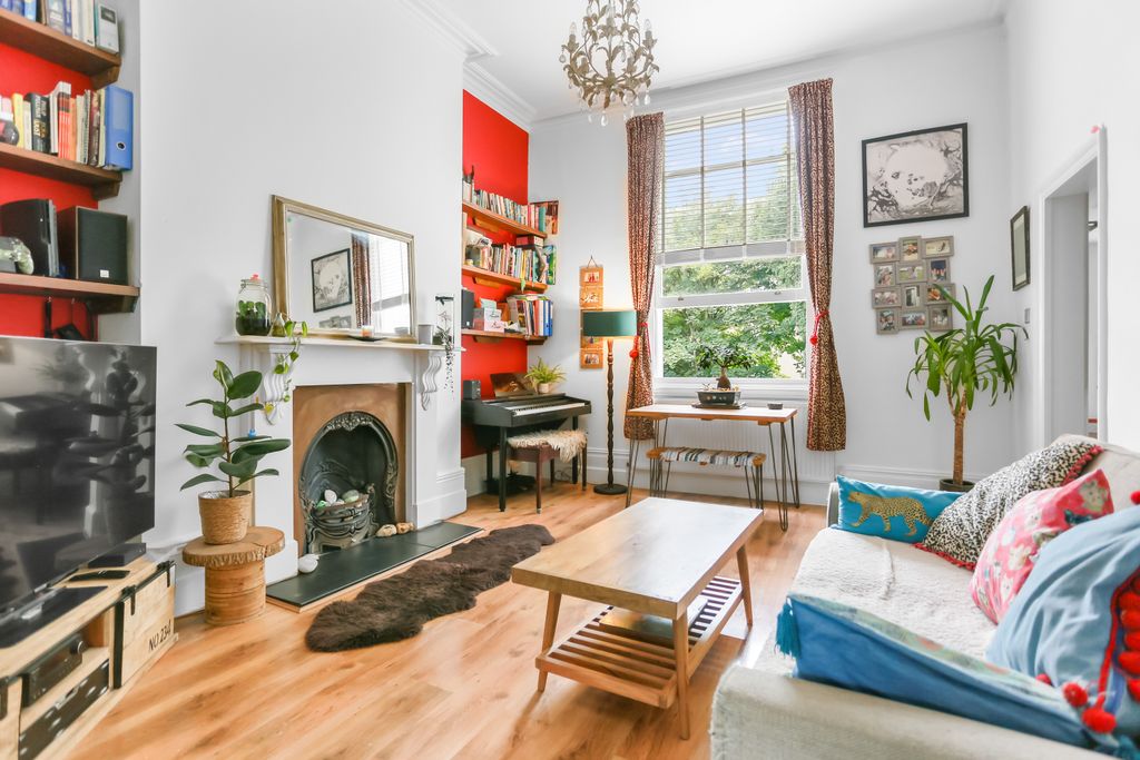 Property photo 2 of 25 296A55412