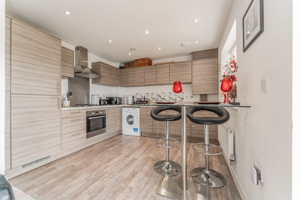 Property photo 3 of 15 5385884