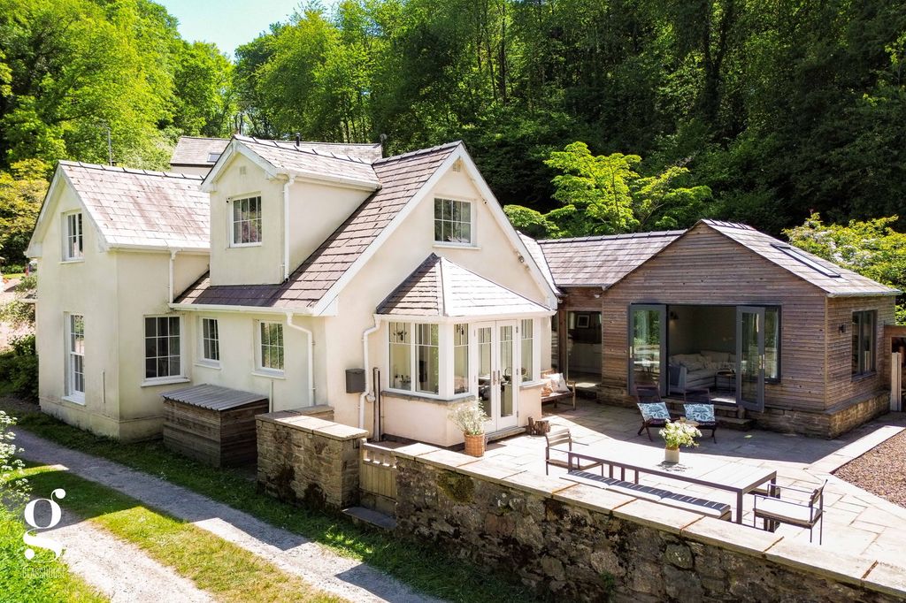 Property photo 1 of 42