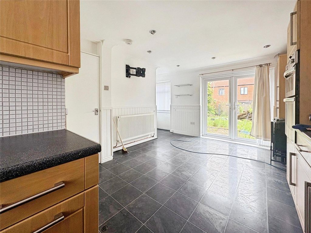 Property photo 3 of 8 Dining Kitchen