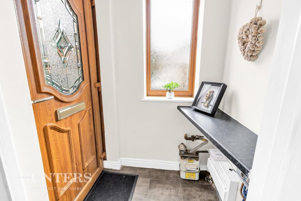 Property photo 2 of 20 Entrance Porch