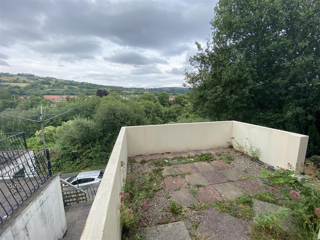 Additional image 12 of 4 bed property to rentRaymond Terrace, Treforest CF37
