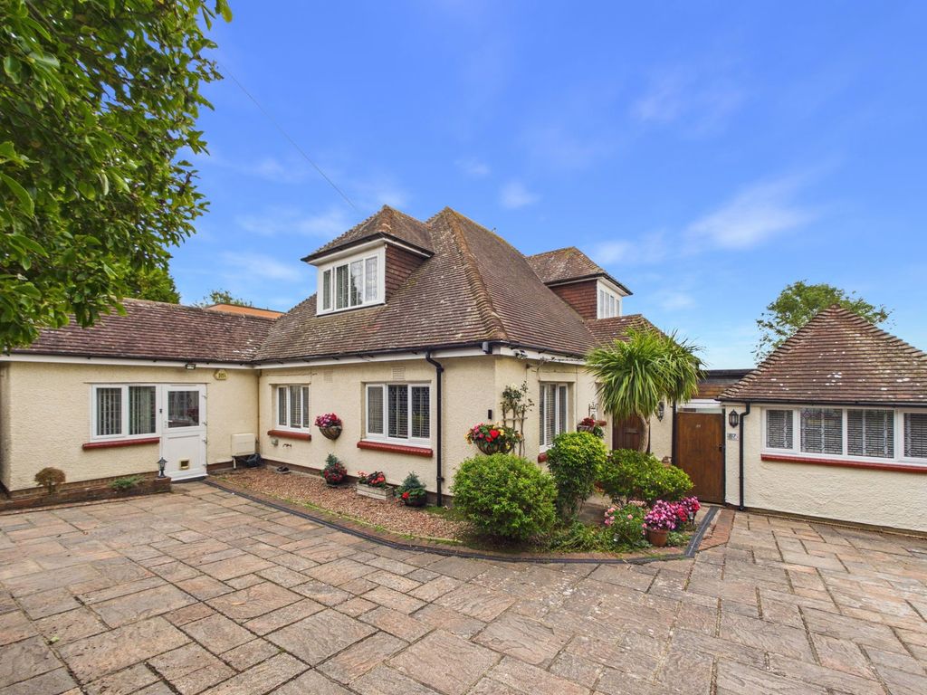 Property photo 2 of 35