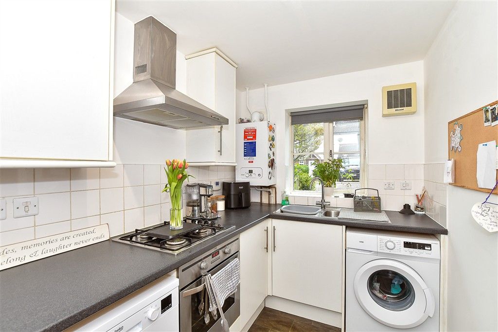 Property photo 2 of 10 Kitchen