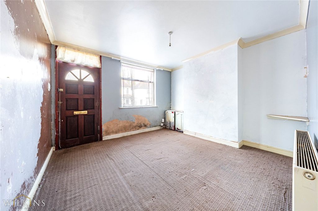 Property photo 2 of 19 Picture No. 04
