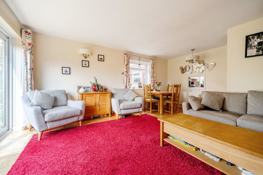 Property photo 2 of 11 Picture No. 27