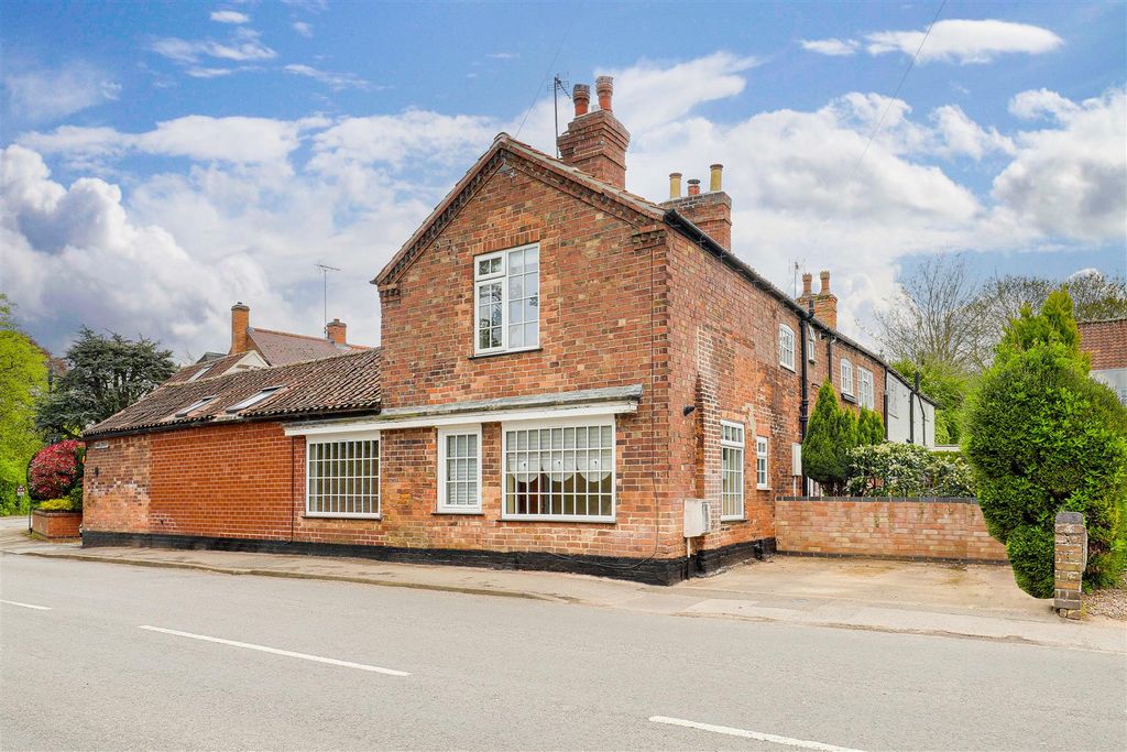 Property photo 1 of 14 33657.Jpg