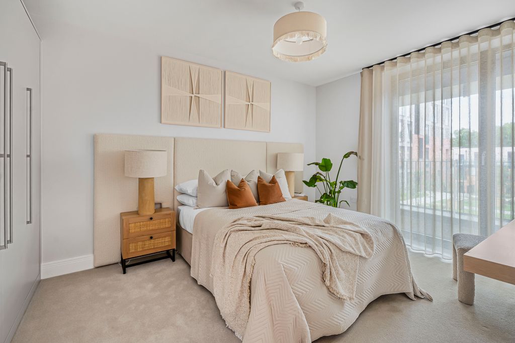 Property photo 3 of 8 Show Home