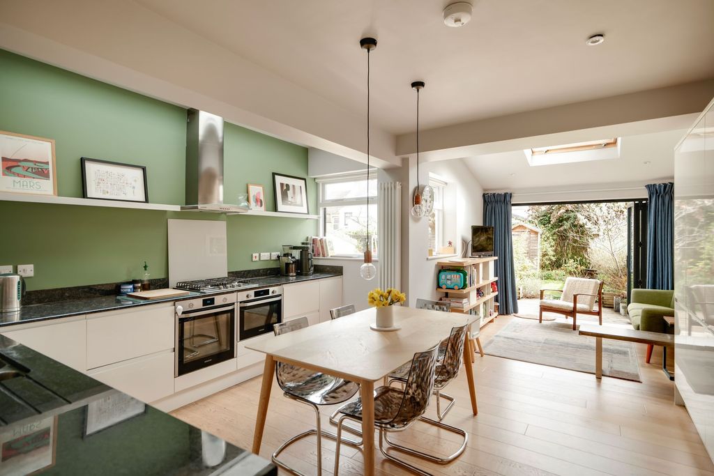 Property photo 1 of 36