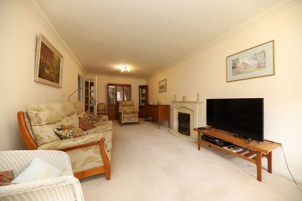 Property photo 3 of 12 Living