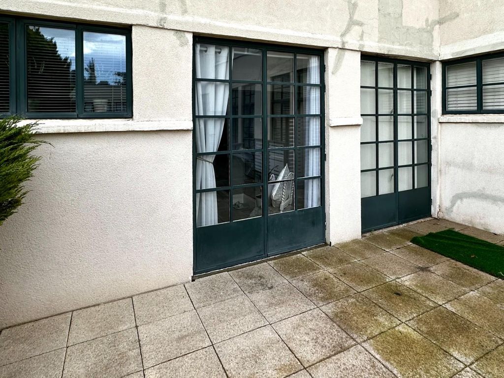 Property photo 1 of 6 Front