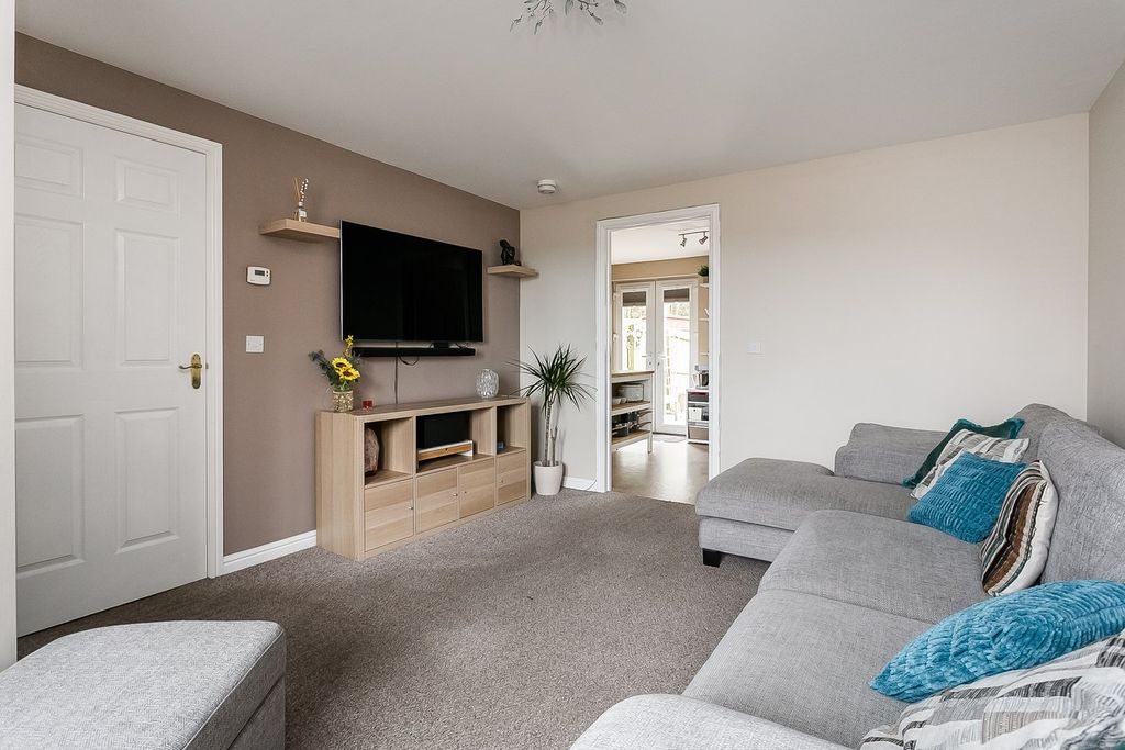 Property photo 2 of 24