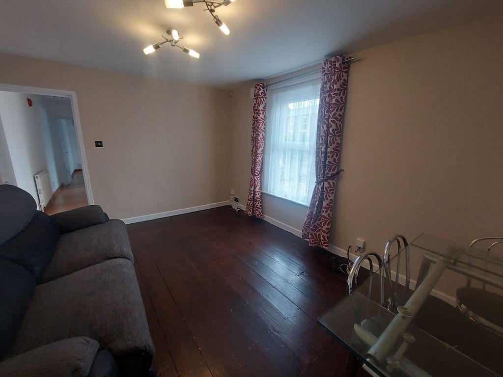 Property photo 3 of 5 Living Room
