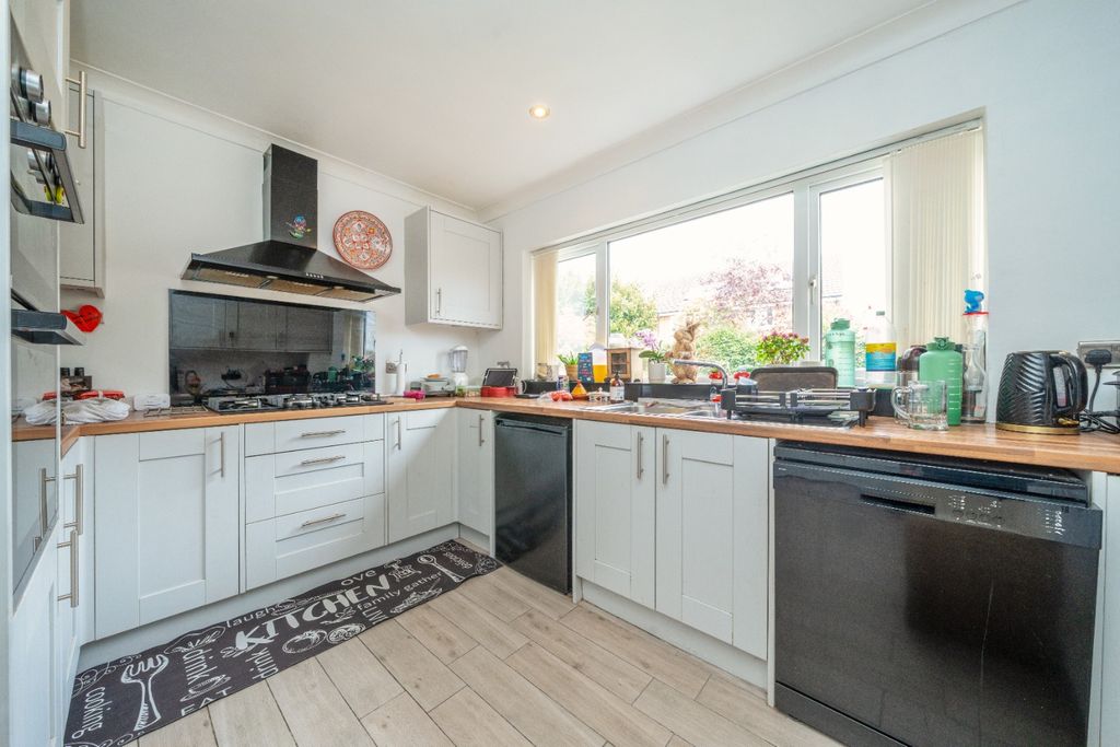 Property photo 3 of 10 1779712