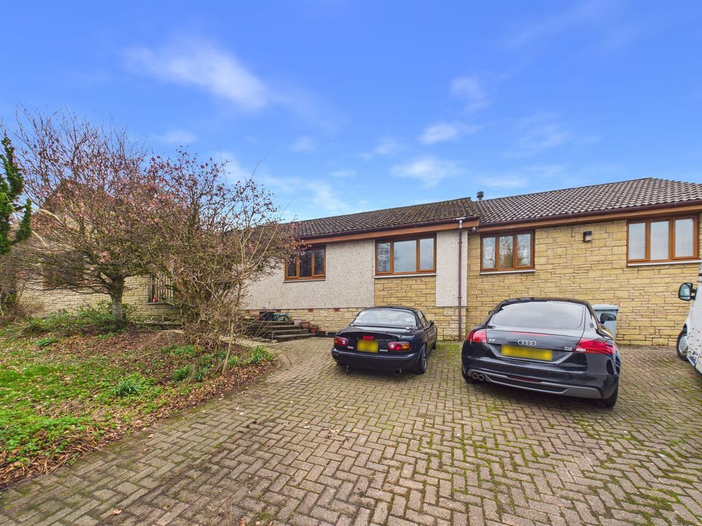 Property photo 1 of 21 Front