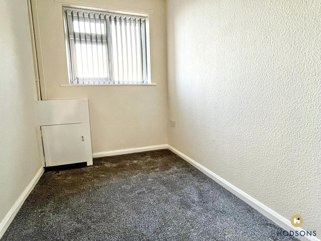 Property photo 3 of 5 Bedroom