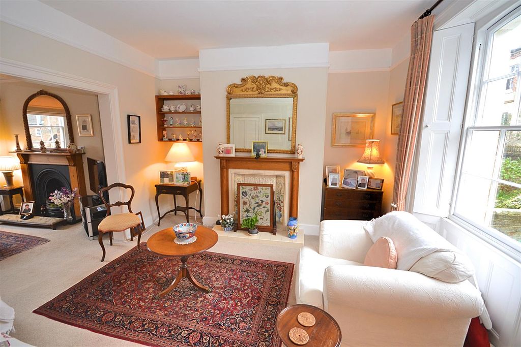 Property photo 2 of 21 38 (2).Png