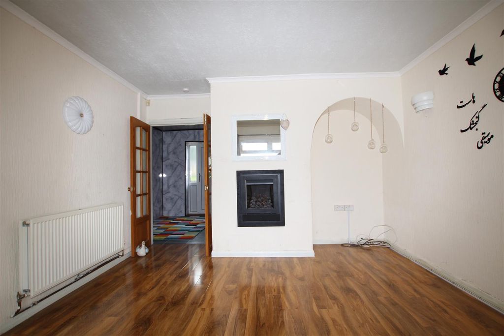 Property photo 2 of 21